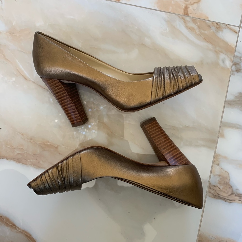 AK Anne Klein Peep Toe Gold Heels